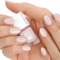 No. 17 Blush, Gen Z Moyra