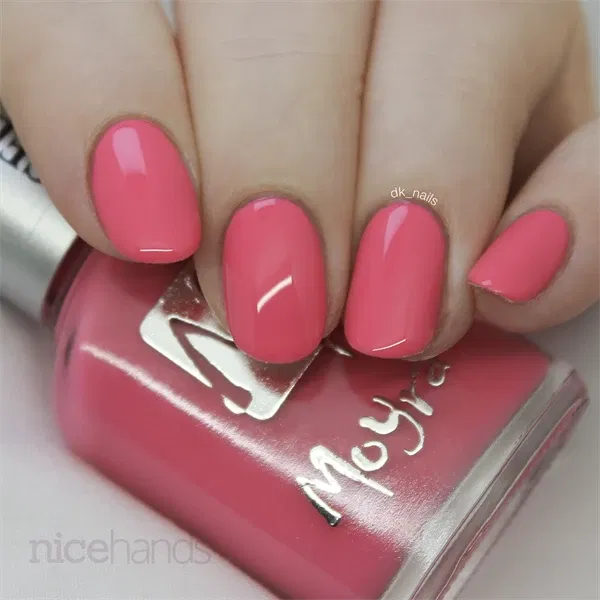 1047 Josiana, Moyra Gel look Neglelak