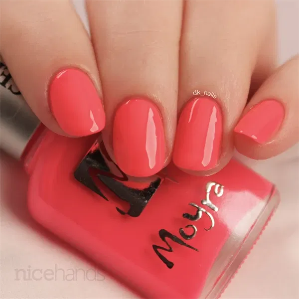 1054 Liya, Moyra Gel look Neglelak