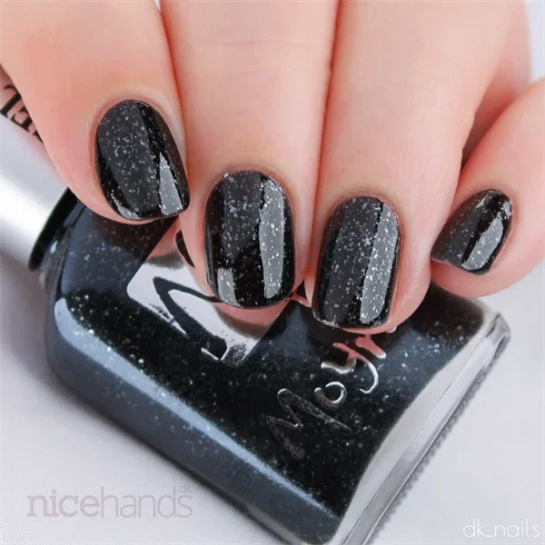 1058 Sacha, Moyra Gel look Neglelak
