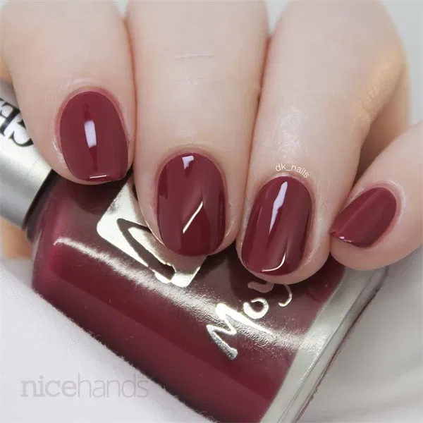 910 Céleste, Moyra Gel look Neglelak