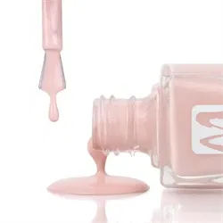 No. 17 Blush, Gen Z Moyra