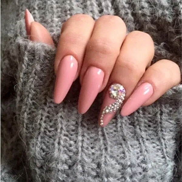 215 Pink Pursuit, CND Vinylux, Flirtation Collection